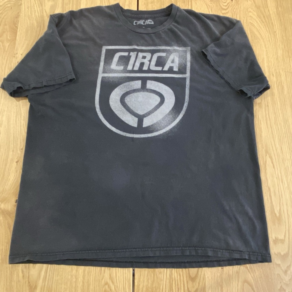 Vtg CIRCA Skateboarding Graphics Black Tshirt Y2K- Men's Sz XL‎